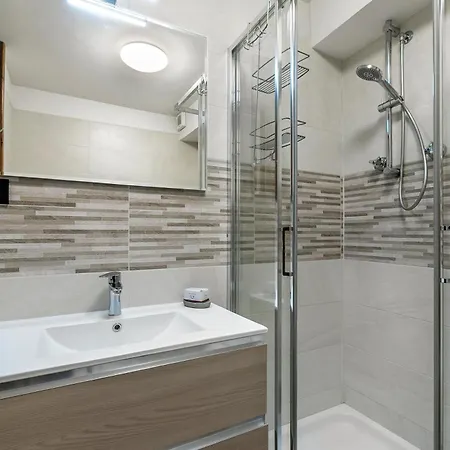 Prestige Eleven In The Center Of Town - Happy Lägenhet Sestriere