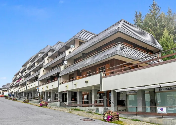 Prestige Eleven In The Center Of Town - Happy * 세스트리에